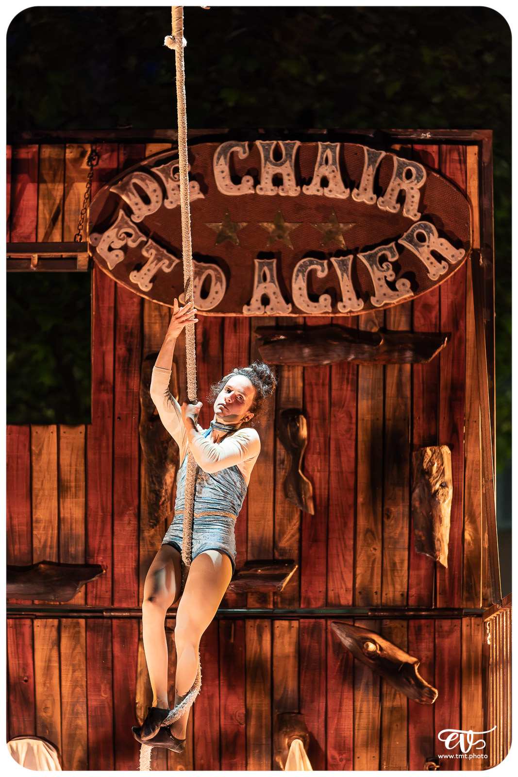 DE CHAIR ET D'ACIER (CIE 100 RACINES)